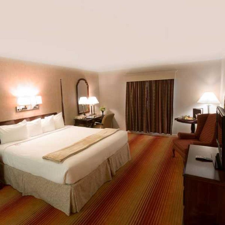 The Inn At Reading Hotel & Conference Center Esterno foto